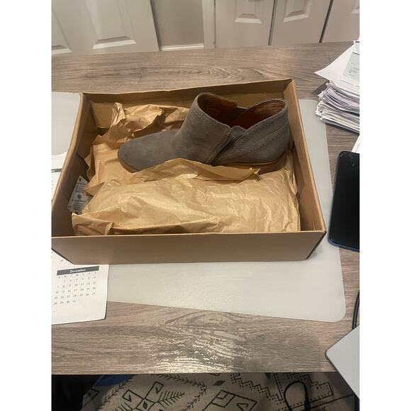 Lucky brand titanium oiled suede gray slip on size 7.5 new in box - Picture 2 of 6